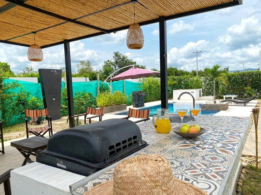 Casa Palma Roja Boutique , Piscina Privada Villa Carmen de Apicalá Eksteriør billede
